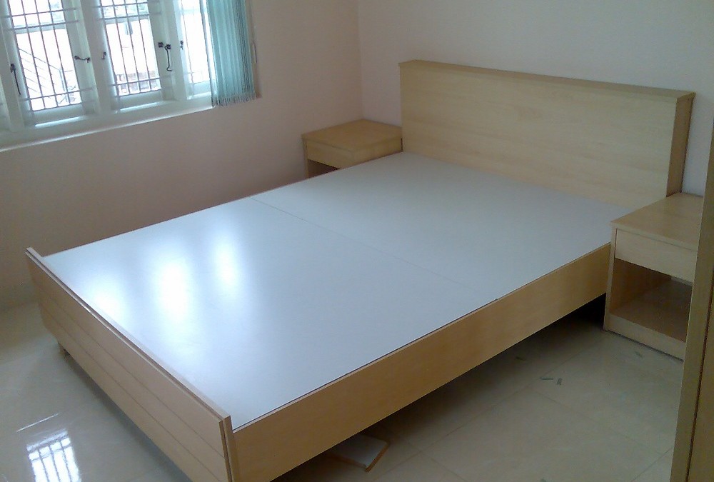 Single cot without storage